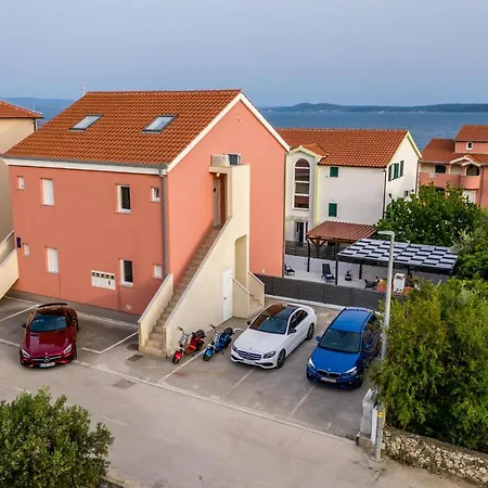 Tango Ii Jacuzzi & Near Beach Villa Trogir